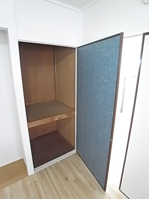 ビレッジハウス南清水タワー1号棟の収納|便利な収納スペースです