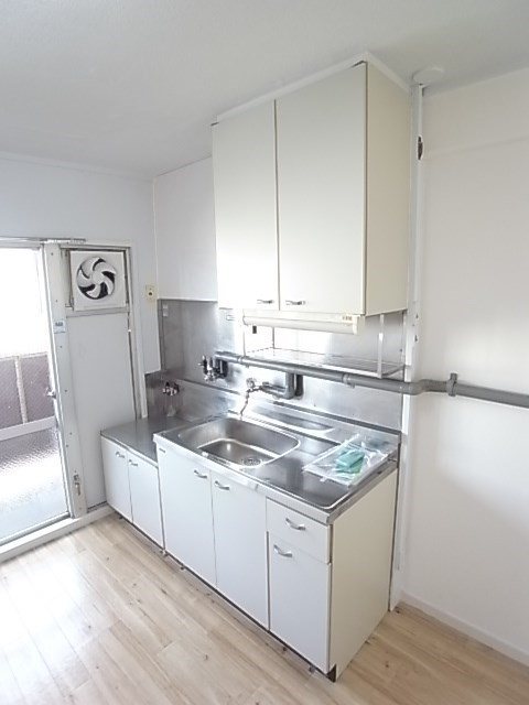 ビレッジハウス南清水タワー1号棟のキッチン|キッチンでお料理をお楽しみください