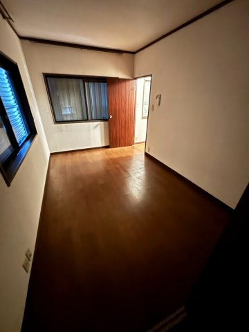 江上町連棟住宅の洋室