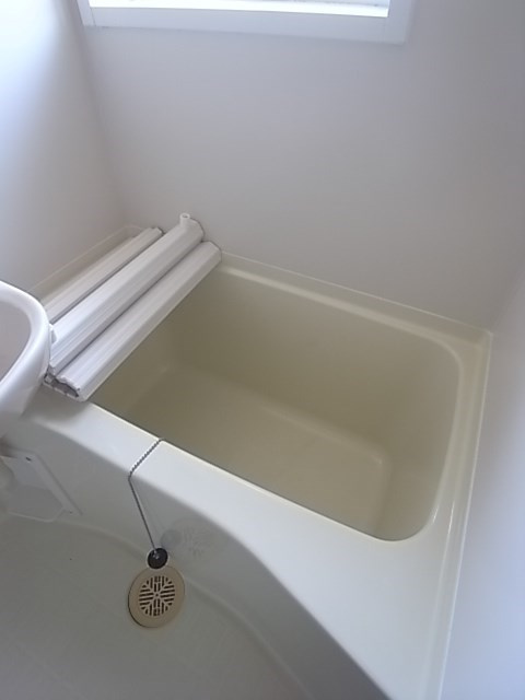 カーサ西山町の浴室