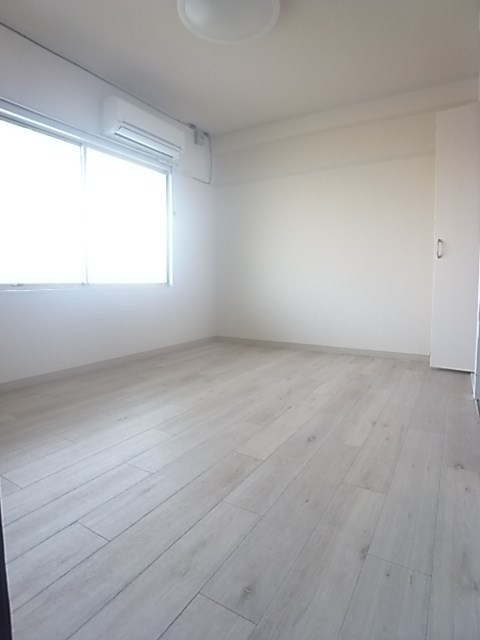 カーサ西山町の居間・リビング