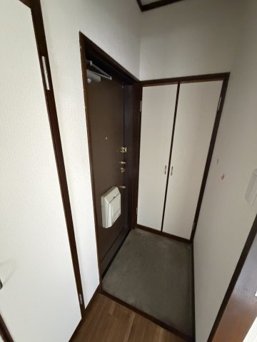 ビラ名谷Ａ棟の玄関