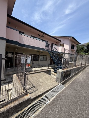 ビラ名谷Ｄ棟のエントランス