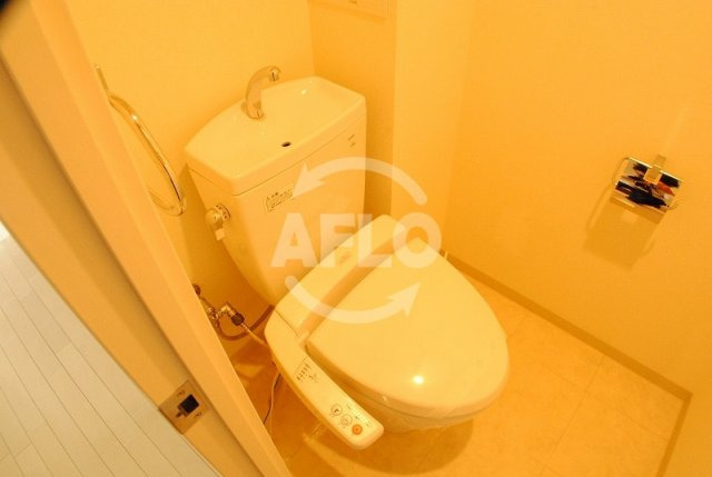 レジディア江戸堀のトイレ|レジディア江戸堀　温水洗浄便座