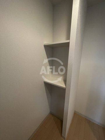 ラグゼ江戸堀の収納|ラグゼ江戸堀　収納（キッチン後ろ）