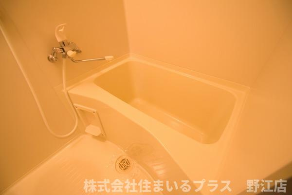 ラクラス高殿の浴室