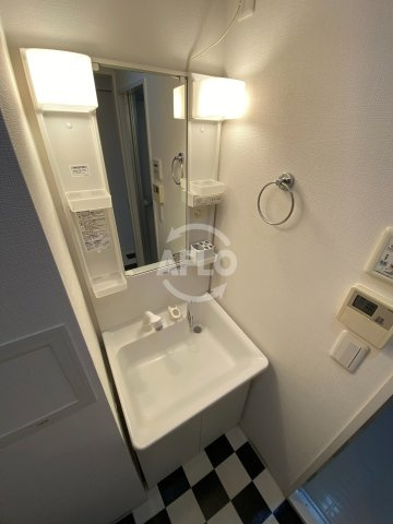 サニーハウス南堀江の独立洗面台