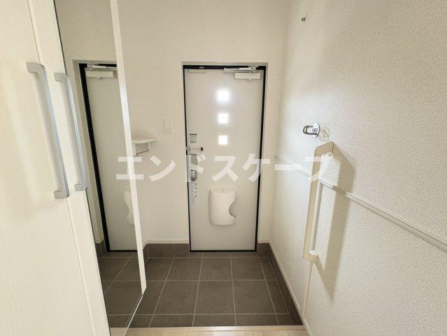 クレストコートの玄関|高崎、前橋のお部屋探しはエンドスケープまで！お客様の理想お聞かせ下さい♪
