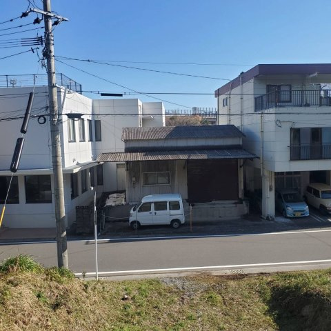 川内　売倉庫の外観