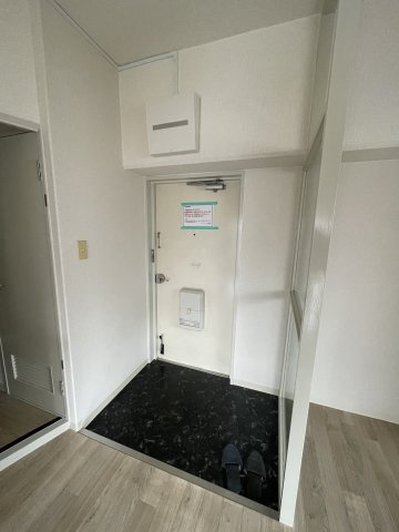 ARCADIA INN（アルカディアイン）　明治小学校区の玄関|ARCADIA INN（アルカディアイン）　玄関