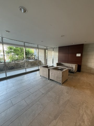 グランフォーレ大橋東のエントランス