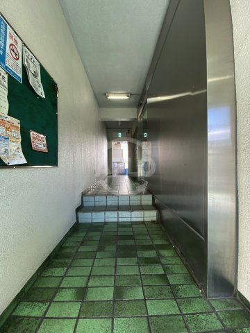 ハイツ鍛冶　九条南小学校のロビー|ハイツ鍛冶　ロビー