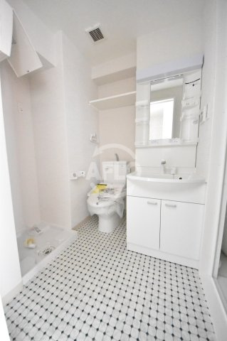 メゾニティ・クイーン阿波座の洗面所|メゾニティ・クイーン阿波座　洗濯パン