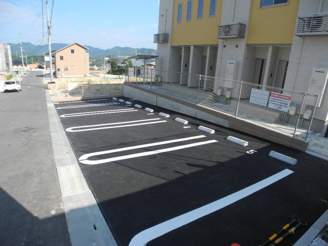 レガシー北陽台Ⅱの駐車場