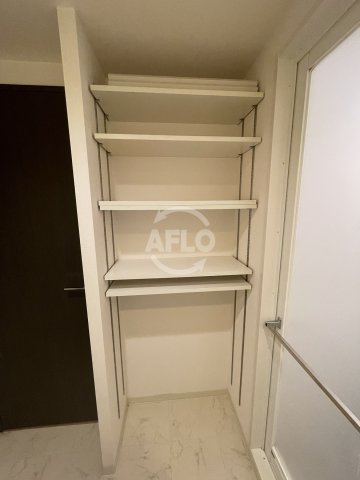 南堀江アパートメントシエロの収納|南堀江アパートメントシエロ　脱衣所収納棚