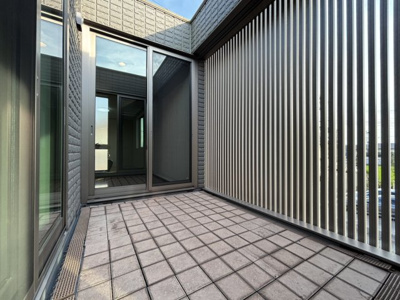【バルコニー】 | 加古川市加古川町稲屋 一戸建て | ■南向きオープンロッジアは陽当り通風良好♪