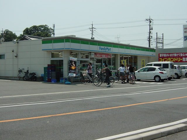 グリーンハウス仁科の周辺|ファミリーマート笠岡中央店（コンビニ）まで779ｍ