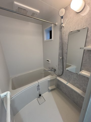 ラモーナ雁屋西町の浴室