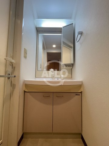 レジデンス本町靭公園の独立洗面台|レジディア靭公園　独立洗面台