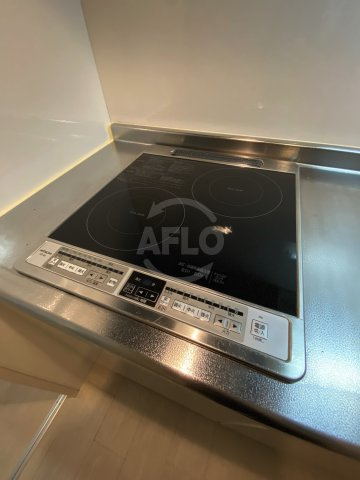 アモーレ本町ウエストのキッチン|AMORE HOMMACHI WEST（アモーレホンマチウエスト）　ＩＨ2口コンロシステムキッチン