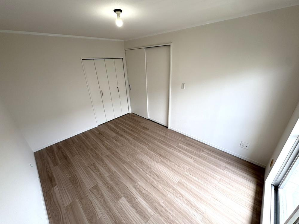 住道駅前住宅21号棟の洋室|洋室6.0帖
■物件内覧・資金計画相談・住宅ローン相談、リフォーム相談、お問合せ受付中■
※当日・翌日のご内覧、ご相談はお電話でのお問合せがスムーズです！