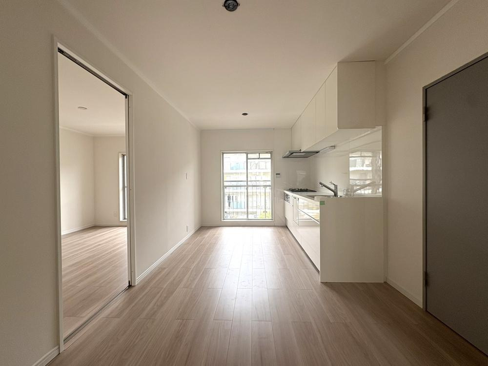 住道駅前住宅21号棟のキッチン|LDK14.0帖
■物件内覧・資金計画相談・住宅ローン相談、リフォーム相談、お問合せ受付中■
※当日・翌日のご内覧、ご相談はお電話でのお問合せがスムーズです！