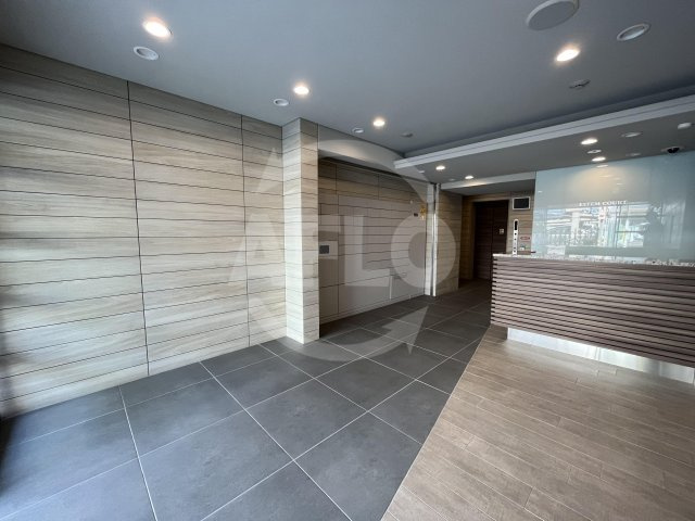 エステムコート北堀江　堀江小学校のエントランス|エステムコート北堀江　エントランス