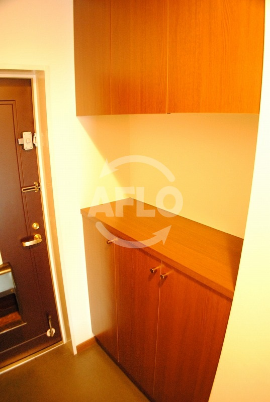ウエスト江戸堀の玄関|ウエスト江戸堀　下駄箱