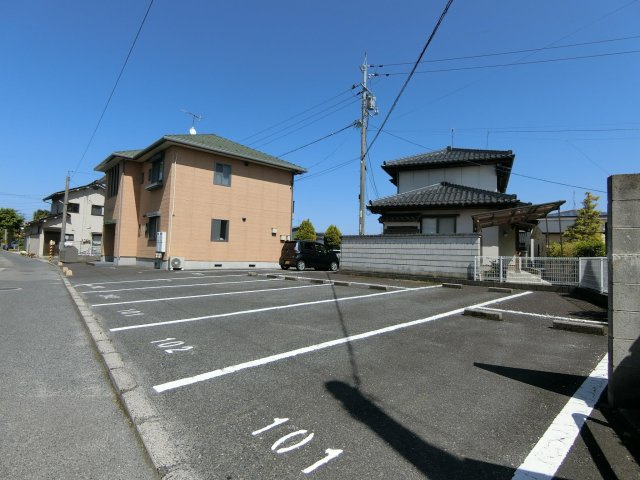 グランディスの駐車場