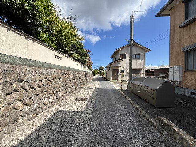 グランディスの周辺