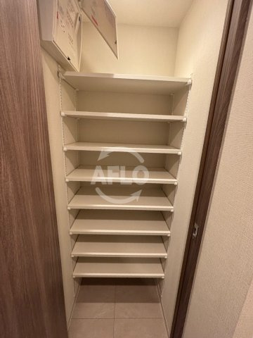 コンフォリア・リヴ本町WEST　Qの玄関|コンフォリア・リヴ本町WEST Q　　玄関収納