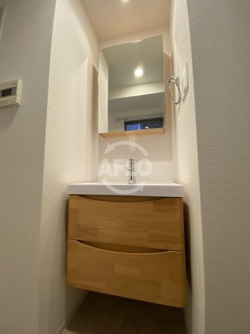 SERENiTE本町refletの独立洗面台|SERENiTE本町reflet（セレニテ本町ルフレ）　独立洗面化粧台