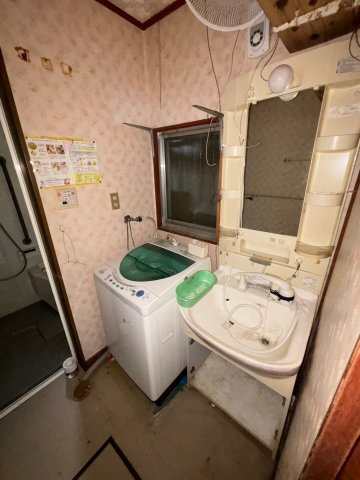 下竜尾町　売家の独立洗面台