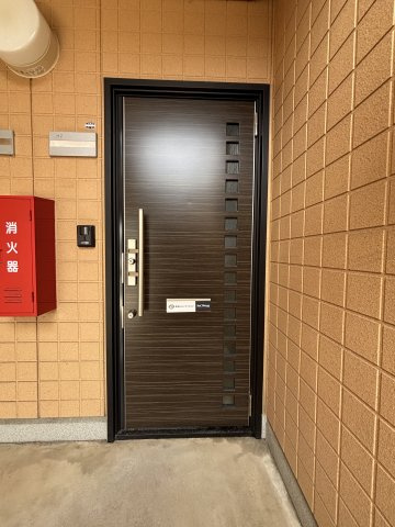グランディールⅡG棟の玄関
