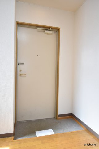 エルミタージュ　仲介手数料無料の玄関