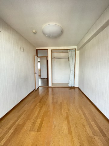 インペリアル高松の洋室
