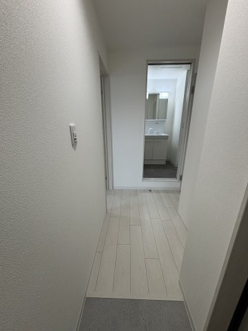 ラモーナ雁屋西町の玄関