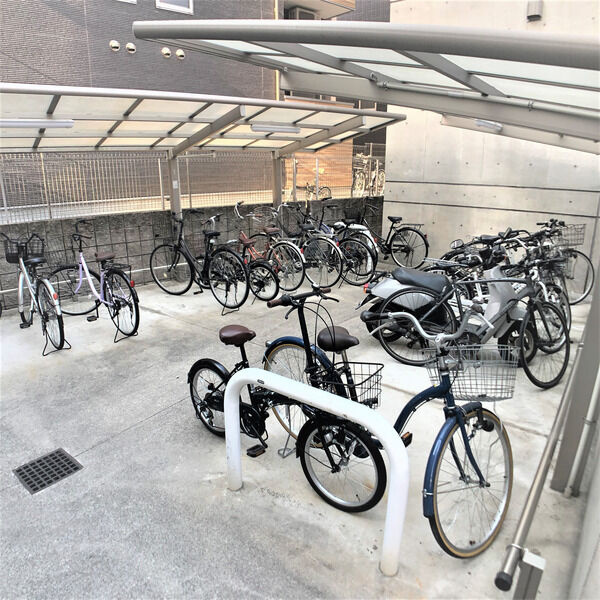 ESTACION KANAYAMA WEST・EAST　名古屋市賃貸　仲介手数料無料の駐車場