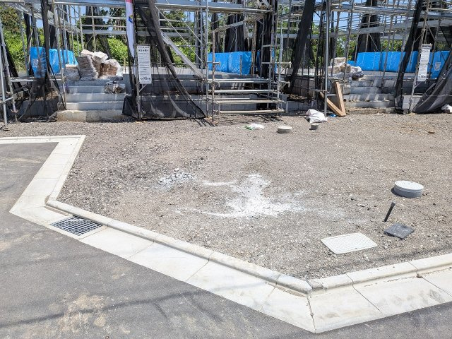 八王子市　泉町　新築一戸建て　２６期の駐車場|～並列2台駐車可能カースペース～