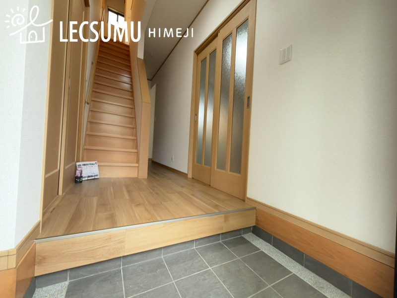 姫路市飾磨区妻鹿/中古戸建の玄関