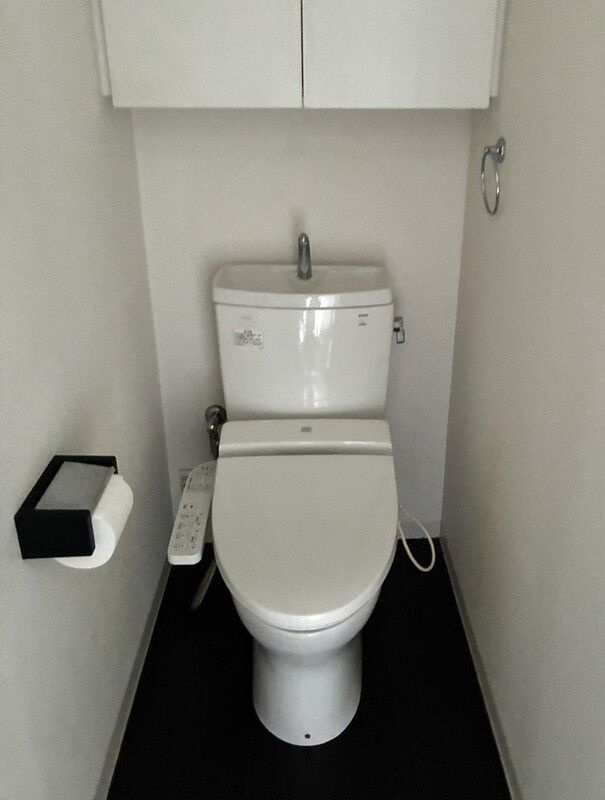 サン・アパートメントのトイレ|清潔感のあるトイレです