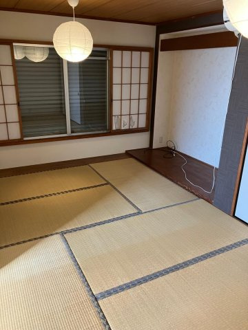 寺川5丁目　中古一戸建ての和室|２階和室
■物件内覧・資金計画相談・住宅ローン相談、リフォーム相談、お問合せ受付中■
※当日・翌日のご内覧、ご相談はお電話でのお問合せがスムーズです！