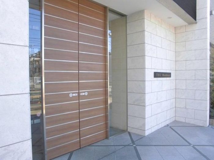 TEC Residenceの玄関