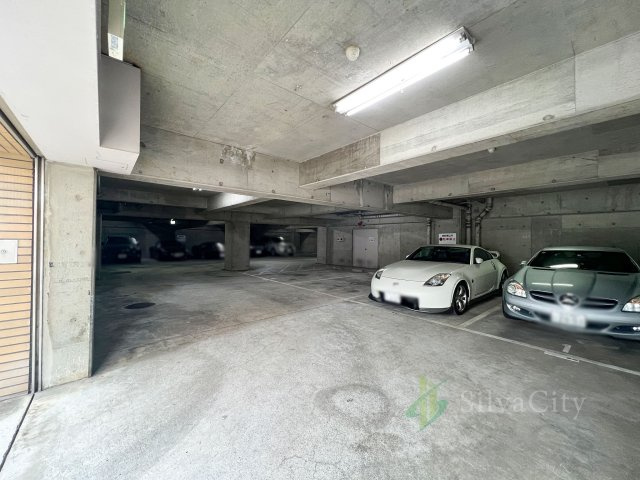 グリーンキャピタル上池台の駐車場