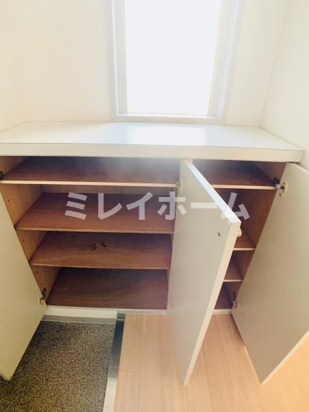 大井町タウンハウスの玄関