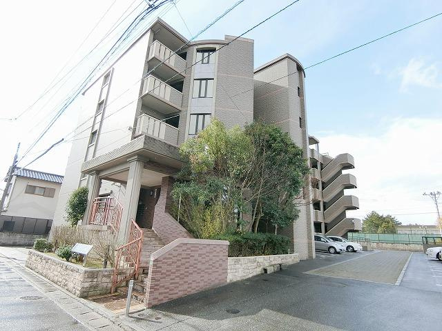 フレグランス春日の外観