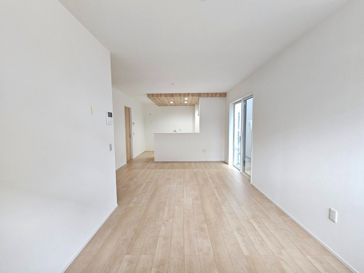 広島市中区江波二本松１丁目　新築一戸建ての居間・リビング