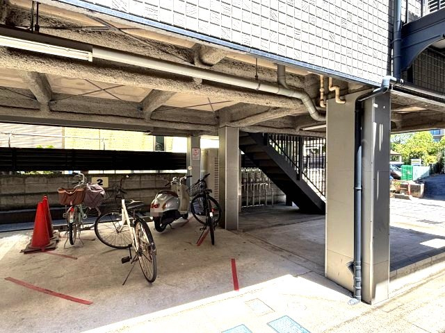 無料駐輪場は原付バイクも無料で停められます