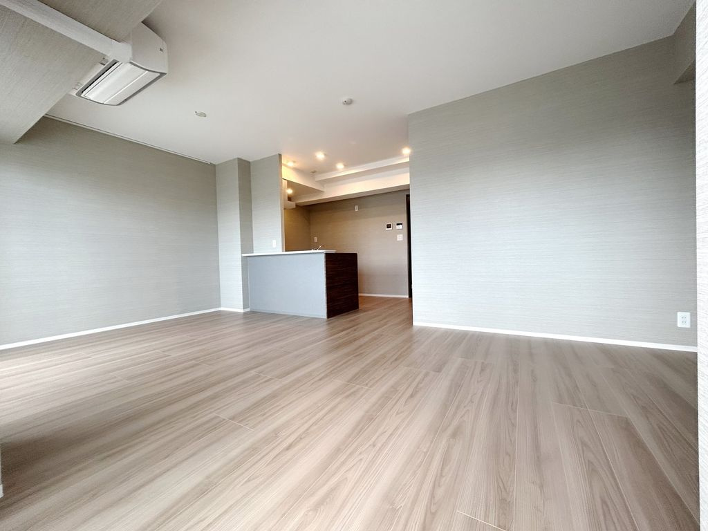 アヴェニーユ参番館の居間・リビング|使いやすい居間です