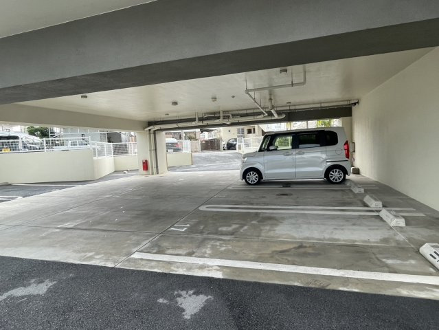 ザ・ルチオ桑江ヒルズの駐車場